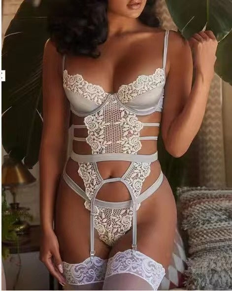 2023 New Three Point Hollow Embroidery Sexy and Fun Underwear Set without Legs